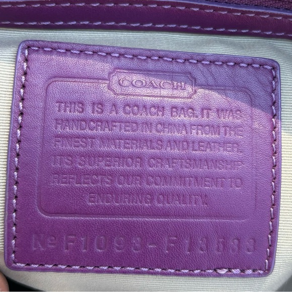 Coach VGUC Kiss lock bag - Picture 13 of 16